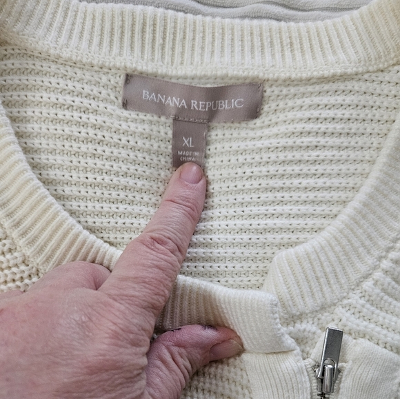 Banana Republic Elegant Cream Sweater Size XL - Picture 5 of 9